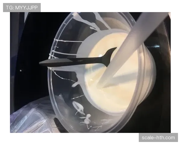 谌利军家的冰箱里塞满蛋白粉,连饮料都是无糖的 谌利军家的冰箱里塞满蛋白粉,连饮料都是无糖的